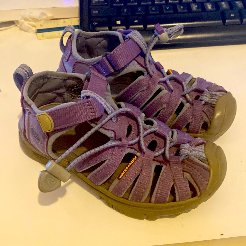 Keens size 11.